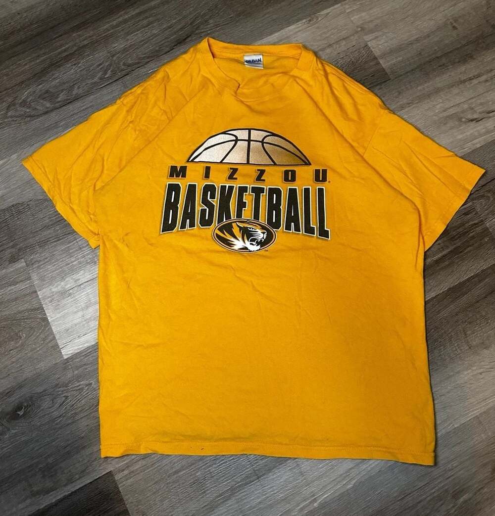 Gildan Heavy Cotton Mizzou Tigers Basketball T-Shirt